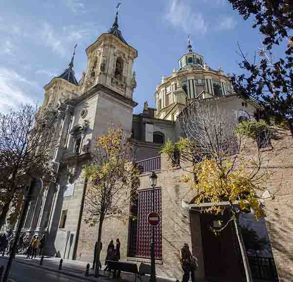 Granada 238 - basílica San Juan de Dios.jpg